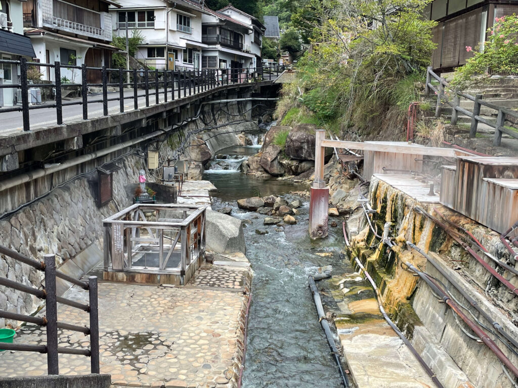 Yunomine hot spring egg boiling well
